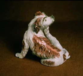 Derby figuur van een King Charles spaniel, Chelsea-Derby periode, ca. 1780